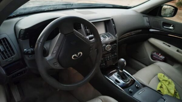 G37 2012 - Image 3