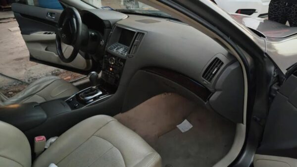 G37 2012 - Image 4