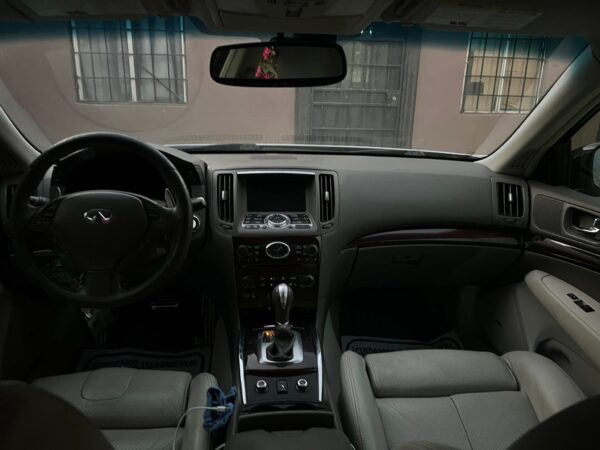INFINITI G37xs 2011 - Image 9