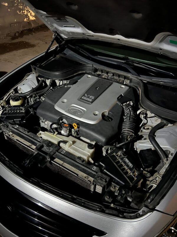 INFINITI G37xs 2011 - Image 2