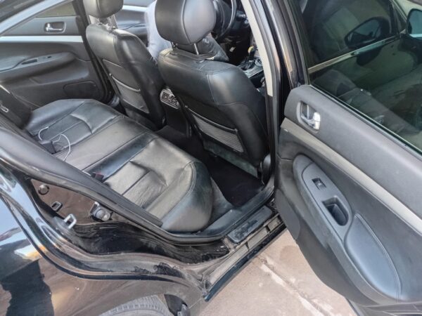 G37 sedan 2010 - Image 6
