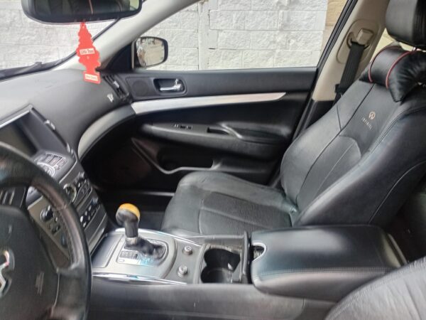 G37 sedan 2010 - Image 5