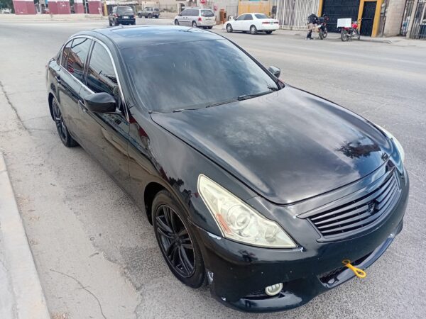 G37 sedan 2010