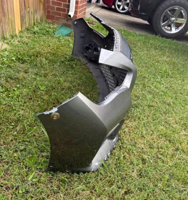 Q50 sport front bumper - Image 2