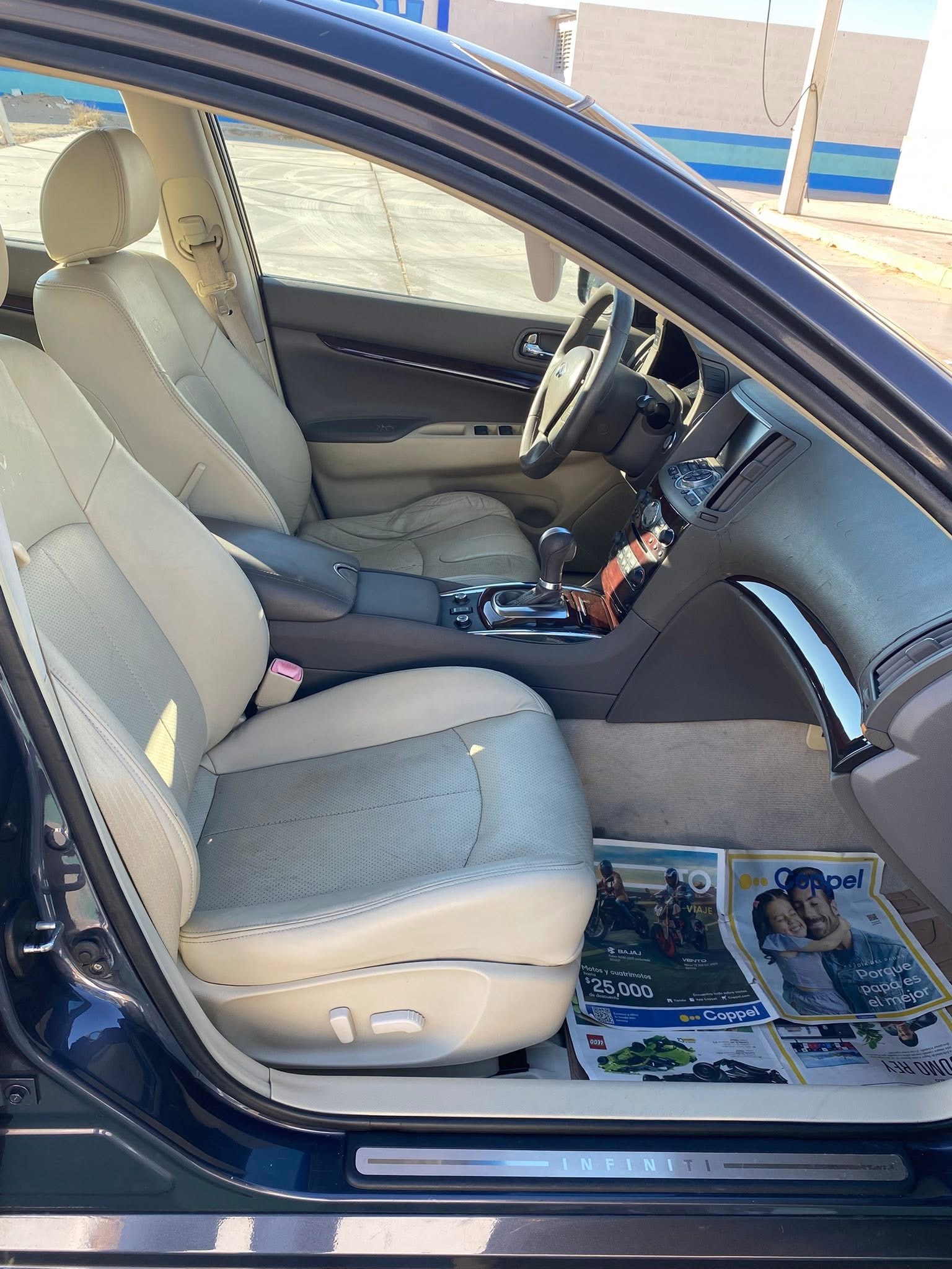 Infiniti g37x 2010 - Image 9