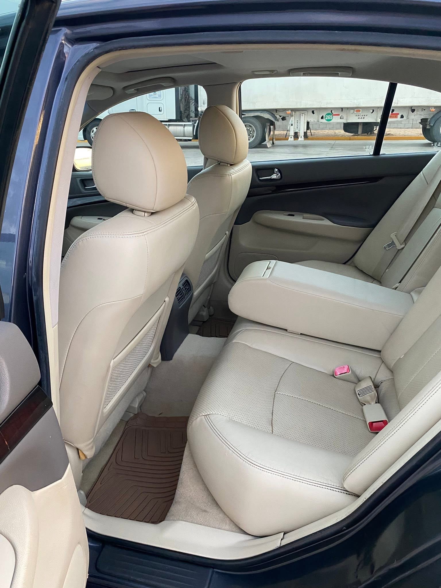 Infiniti g37x 2010 - Image 12