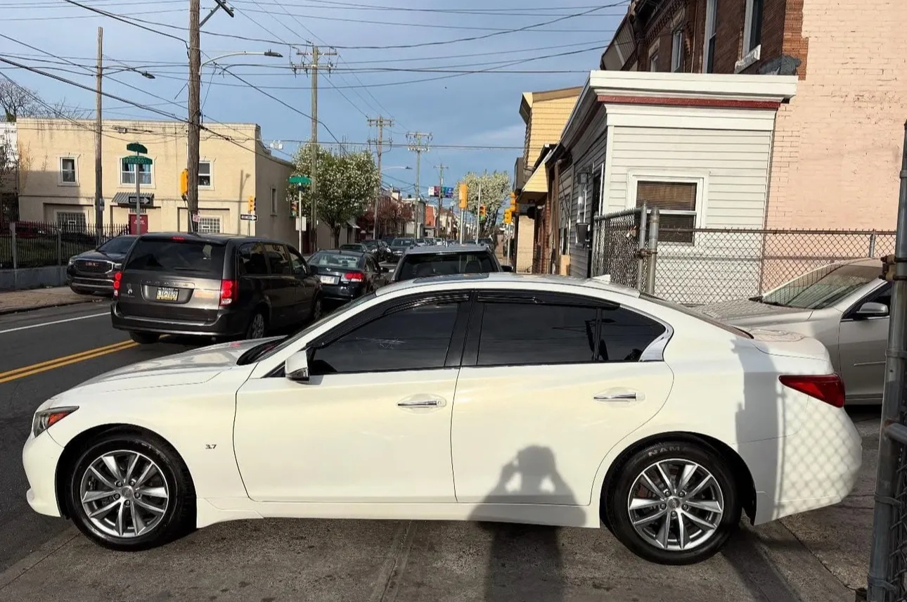 Infiniti Q50 2014 3.7 V6 - Image 3