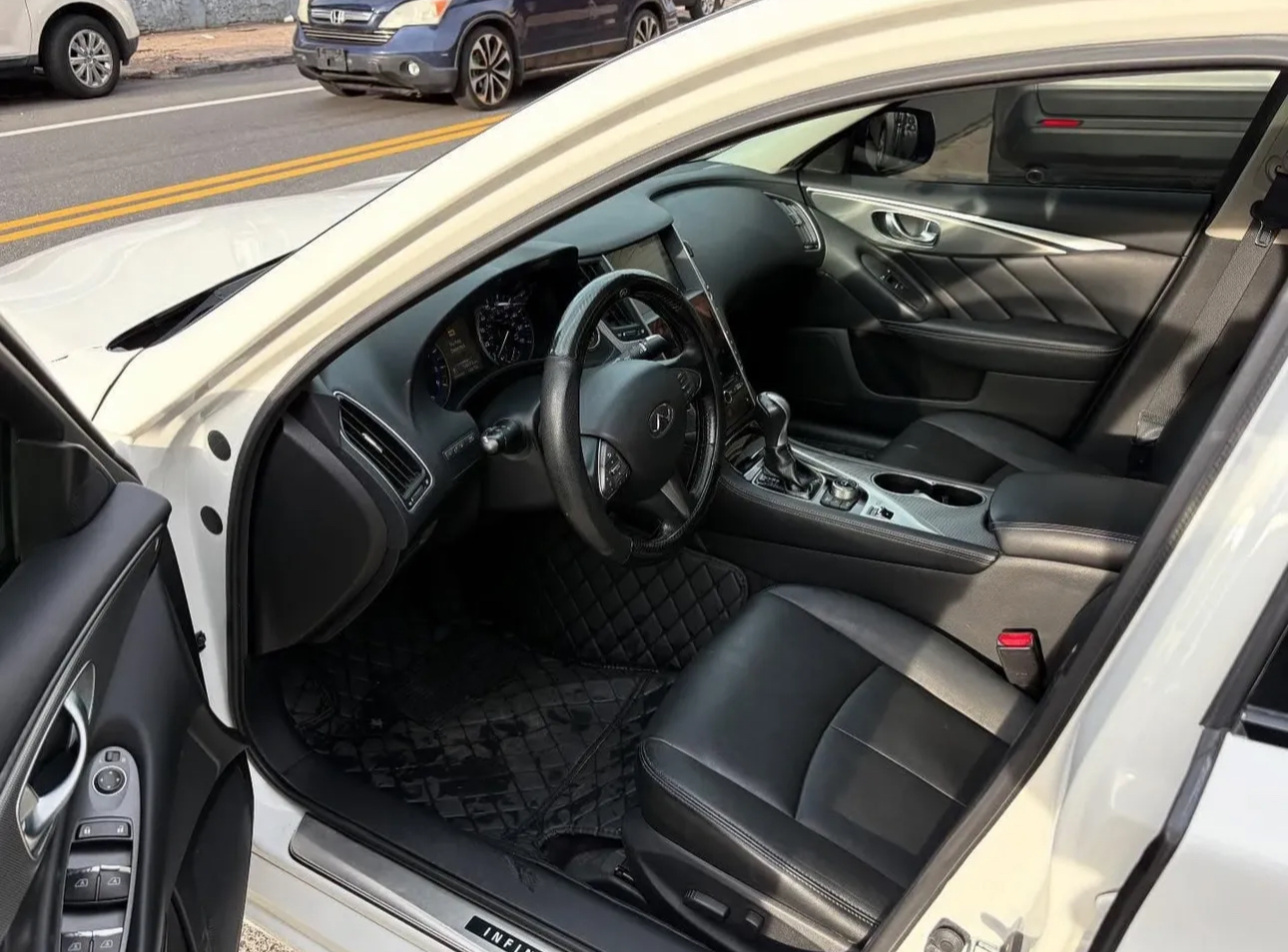 Infiniti Q50 2014 3.7 V6 - Image 6