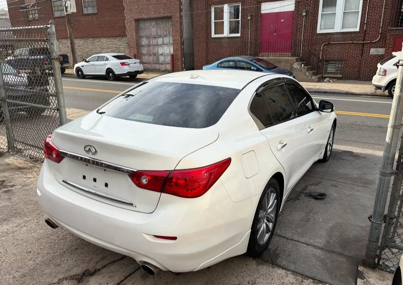 Infiniti Q50 2014 3.7 V6 - Image 10