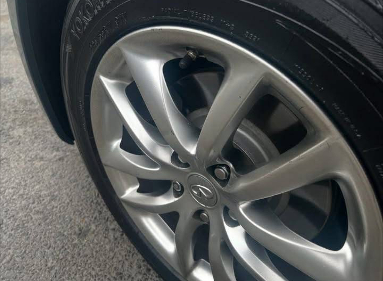 Infiniti g37x awd 2009 - Image 4