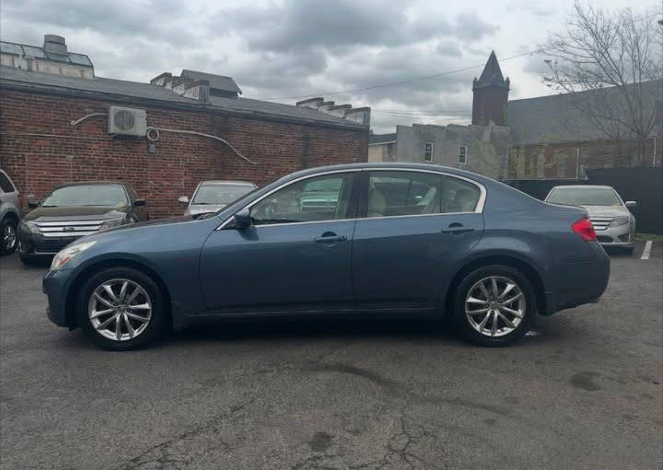 Infiniti g37x awd 2009 - Image 2
