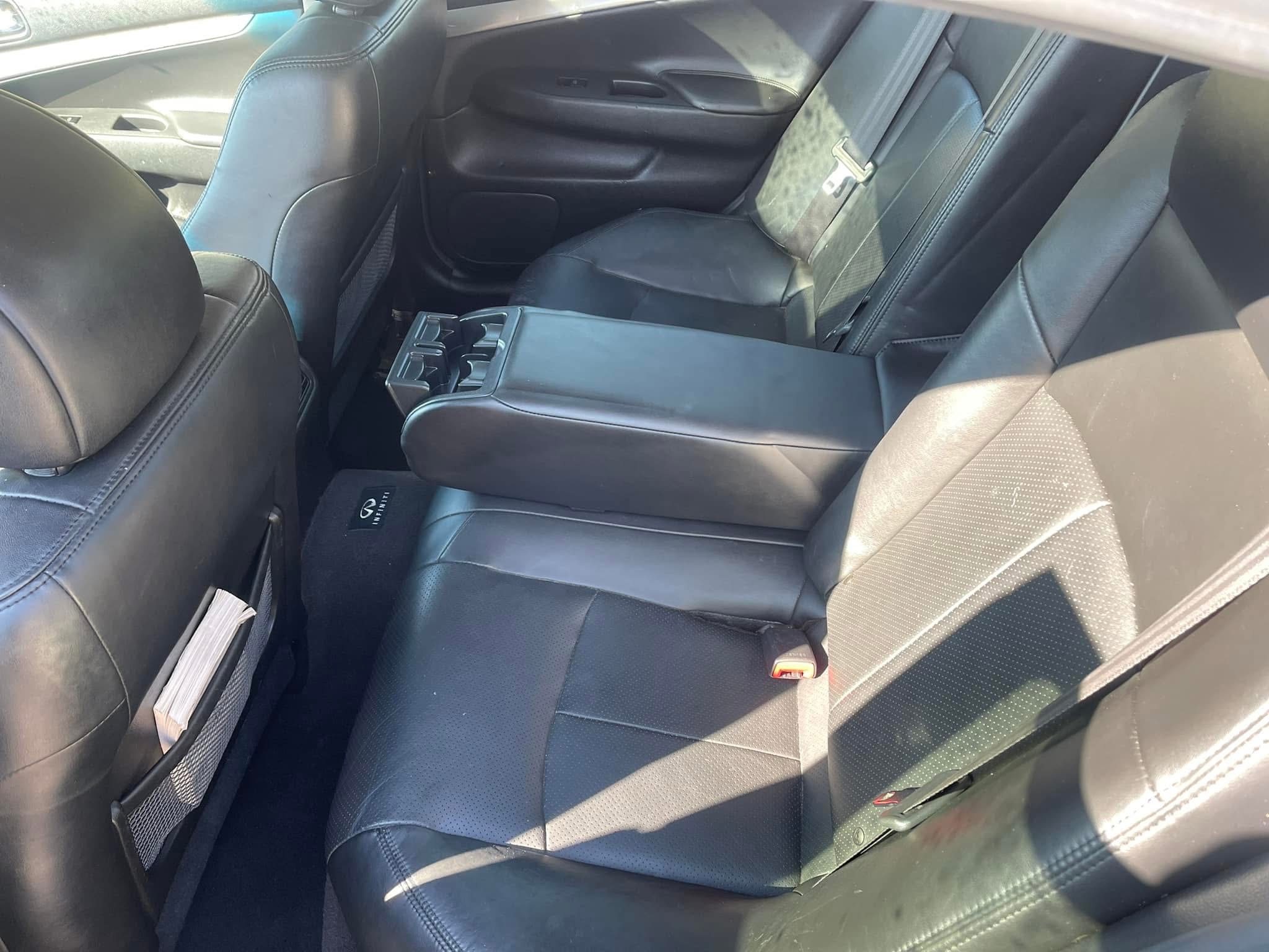 Infiniti g37 2011 - Image 2