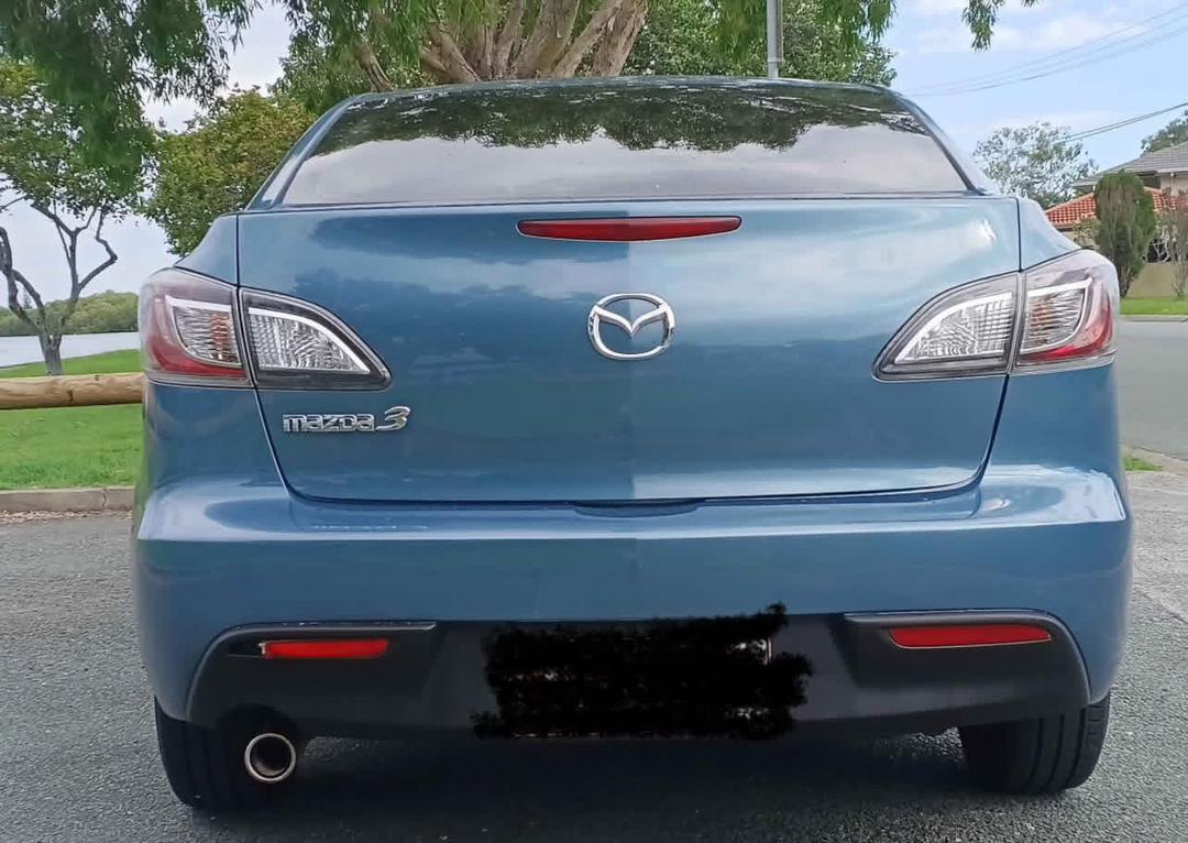 2011 mazda 3 - Image 7