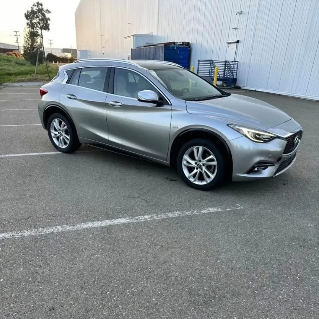 2017 Infiniti Qx30 - Image 5