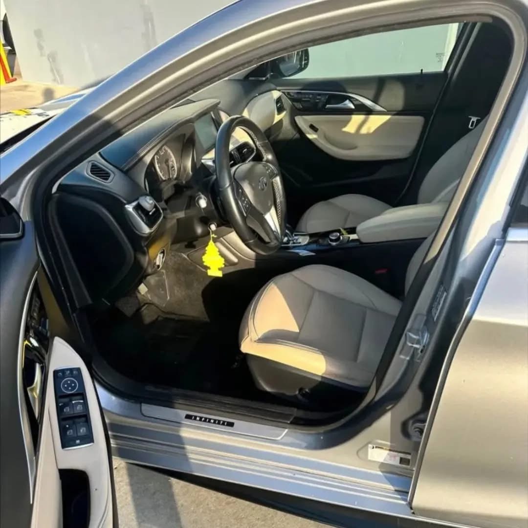 2017 Infiniti Qx30 - Image 3