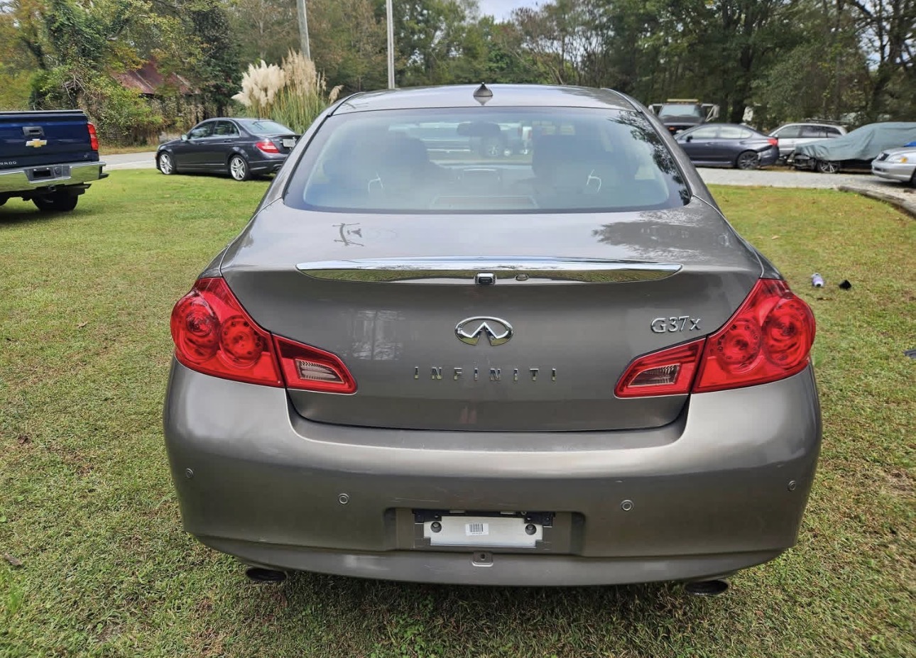 2013 Infiniti g37x - Image 4