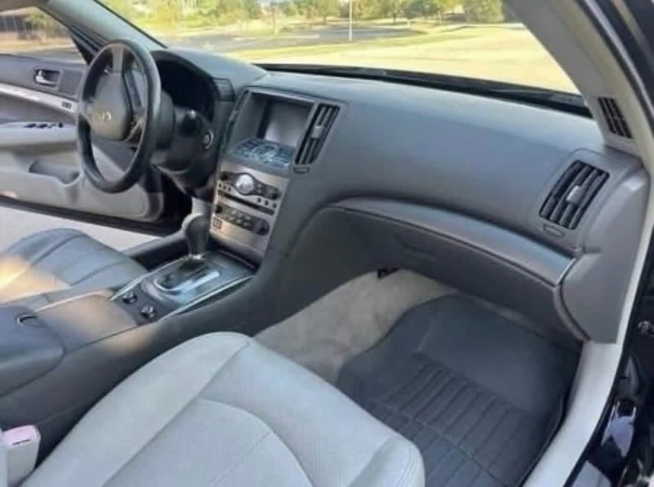 2013 Infiniti g37 sedan - Image 5